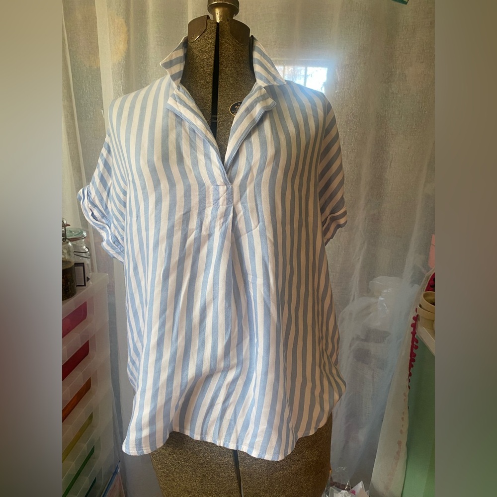 beachlunchlounge Blue and White Striped Top Size L Light Airy relaxed chic